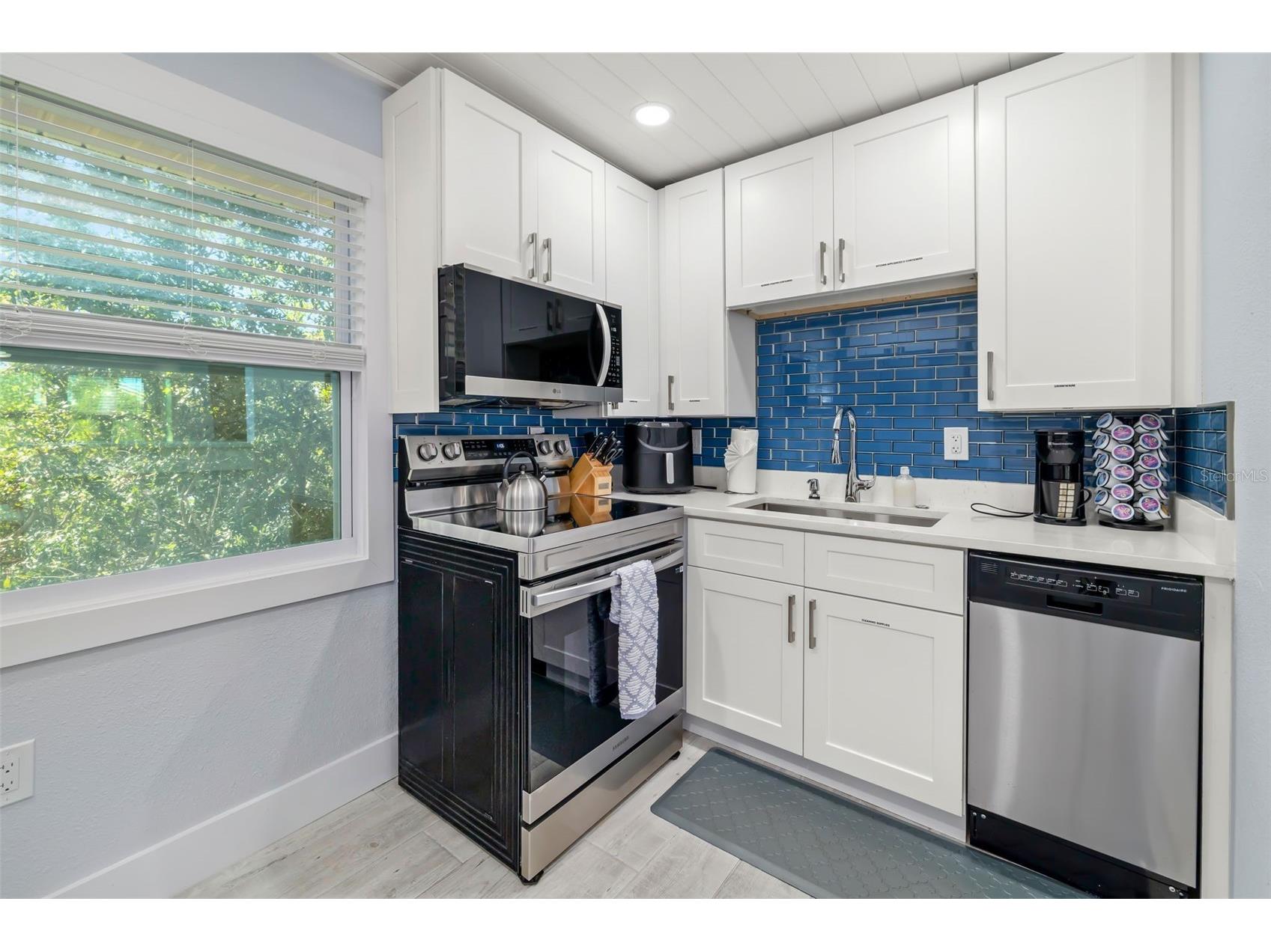 9022 Midnight Pass Road Sarasota FL 34242 A4687297 image94