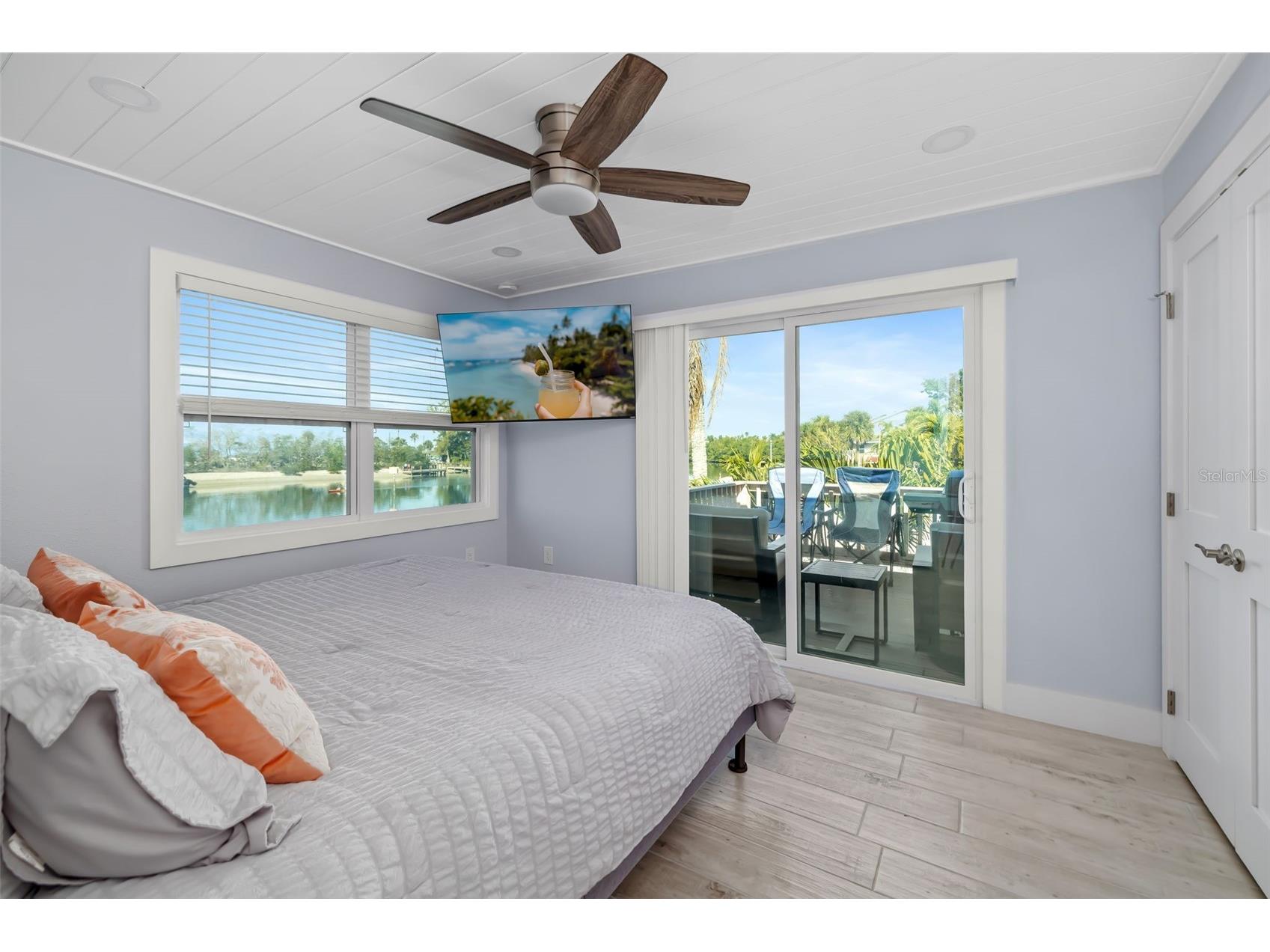 9022 Midnight Pass Road Sarasota FL 34242 A4687297 image96