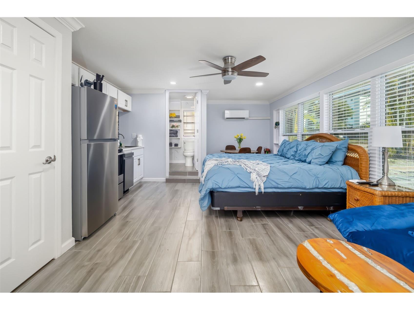 9022 Midnight Pass Road Sarasota FL 34242 A4687297 image98