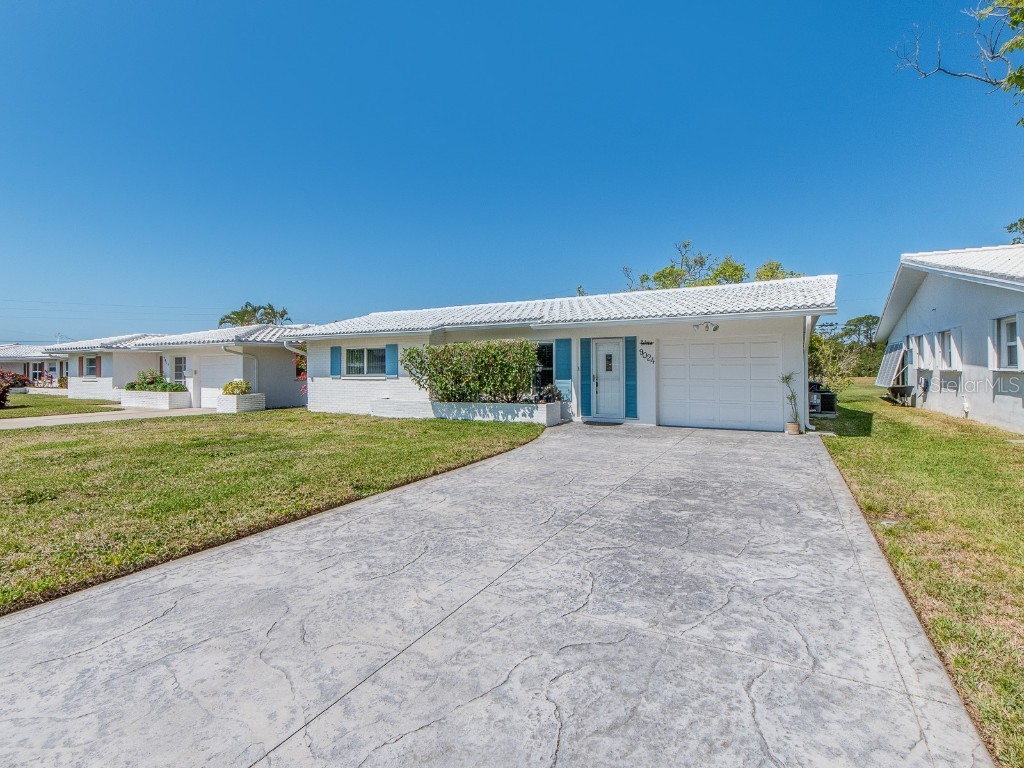 9024 140th Way Seminole FL 33776 TB8434744 image1