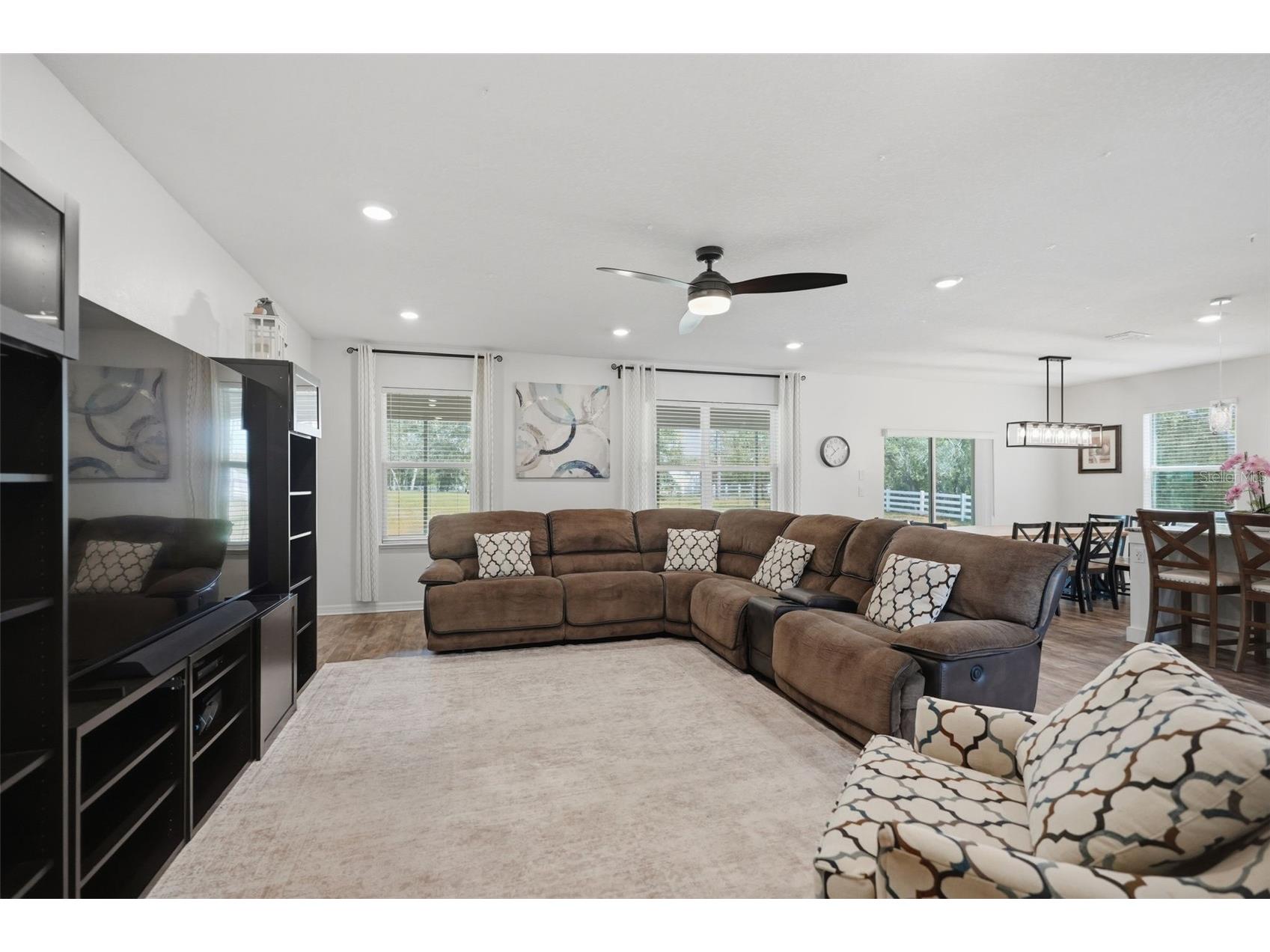 9025 Mazette Road Weeki Wachee FL 34613 W7886901 image8