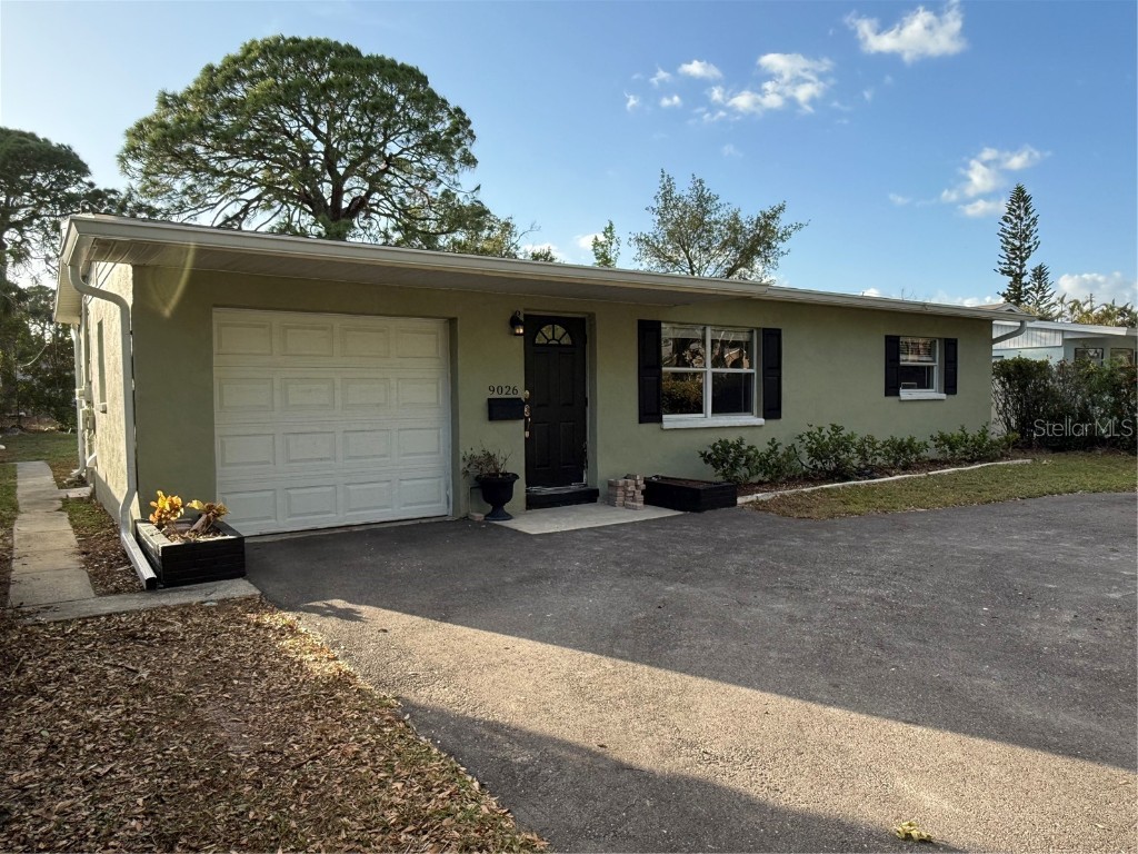 9026 1st Street N Saint Petersburg FL 33702 TB8313684 image1