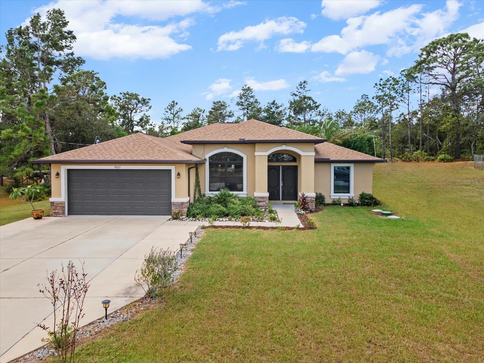 9027 Mavis Road Weeki Wachee FL 34613 W7886196 image1