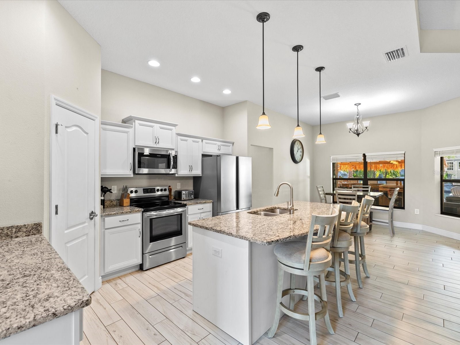 9027 Mavis Road Weeki Wachee FL 34613 W7886196 image4