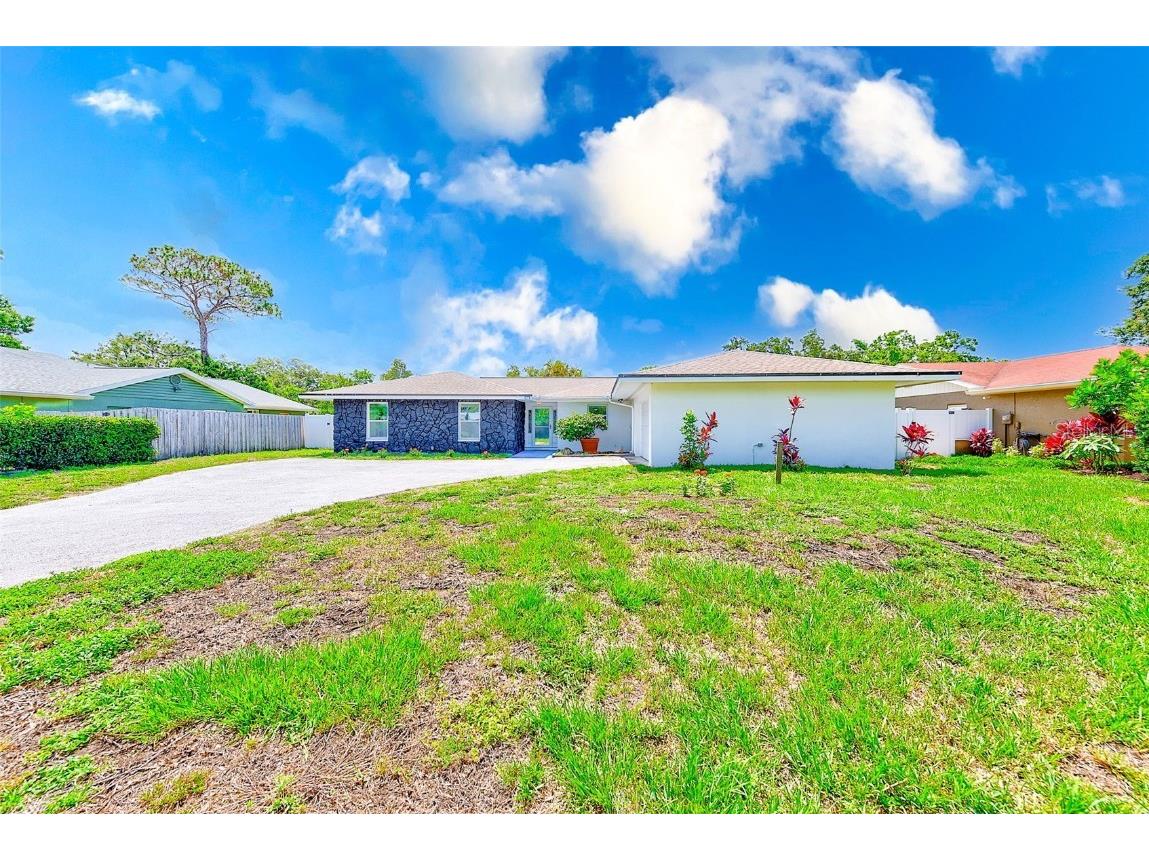 9027 Merrimoor Boulevard Seminole FL 33777 TB8396547 image1