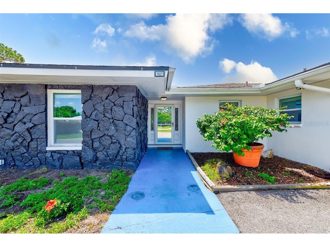 9027 Merrimoor Boulevard Seminole FL 33777 TB8396547 image38