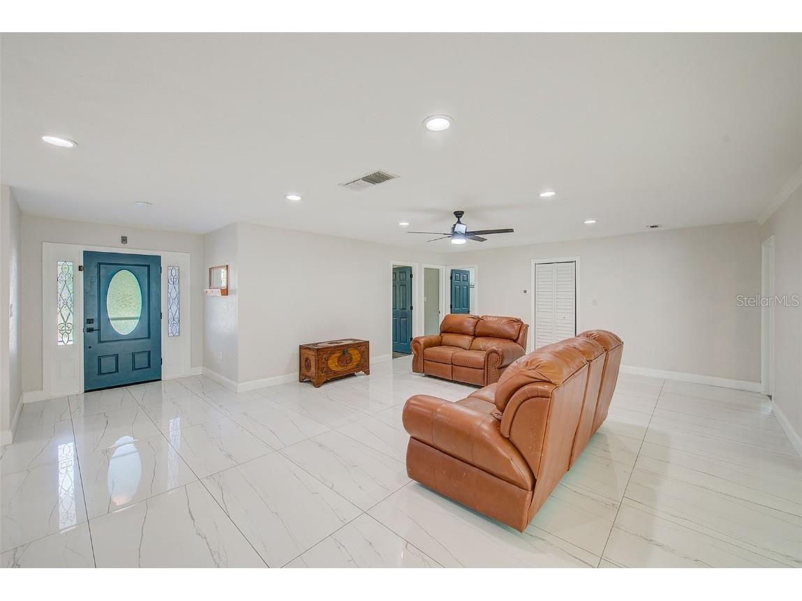 9027 Merrimoor Boulevard Seminole FL 33777 TB8396547 image5