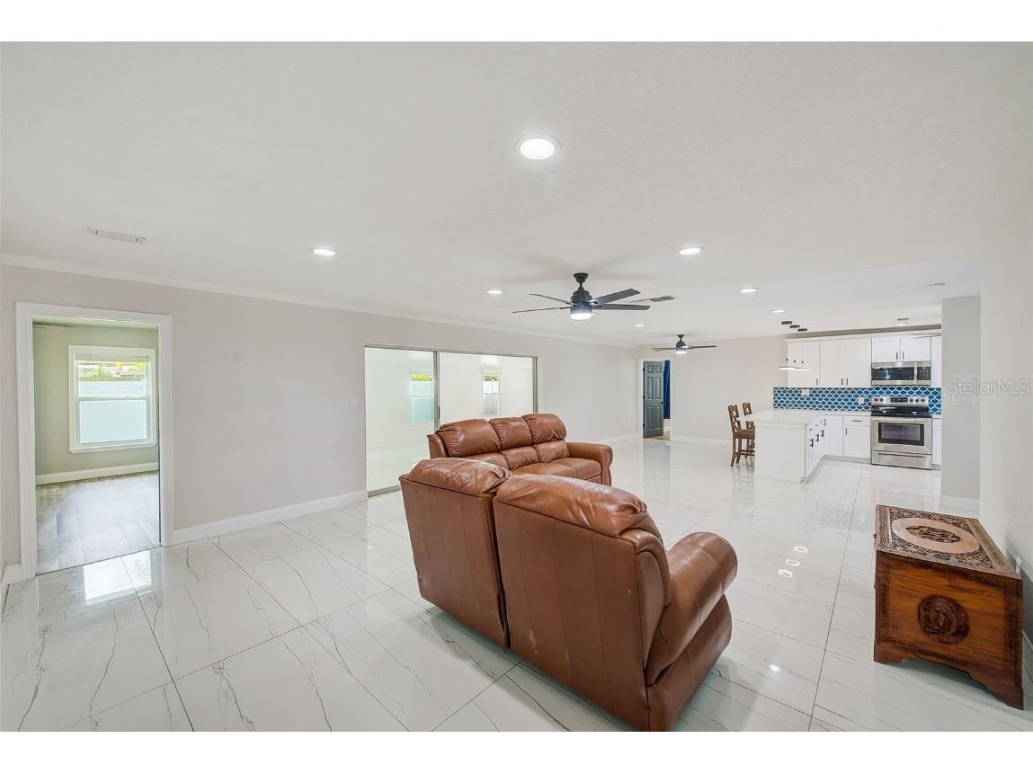 9027 Merrimoor Boulevard Seminole FL 33777 TB8396547 image7