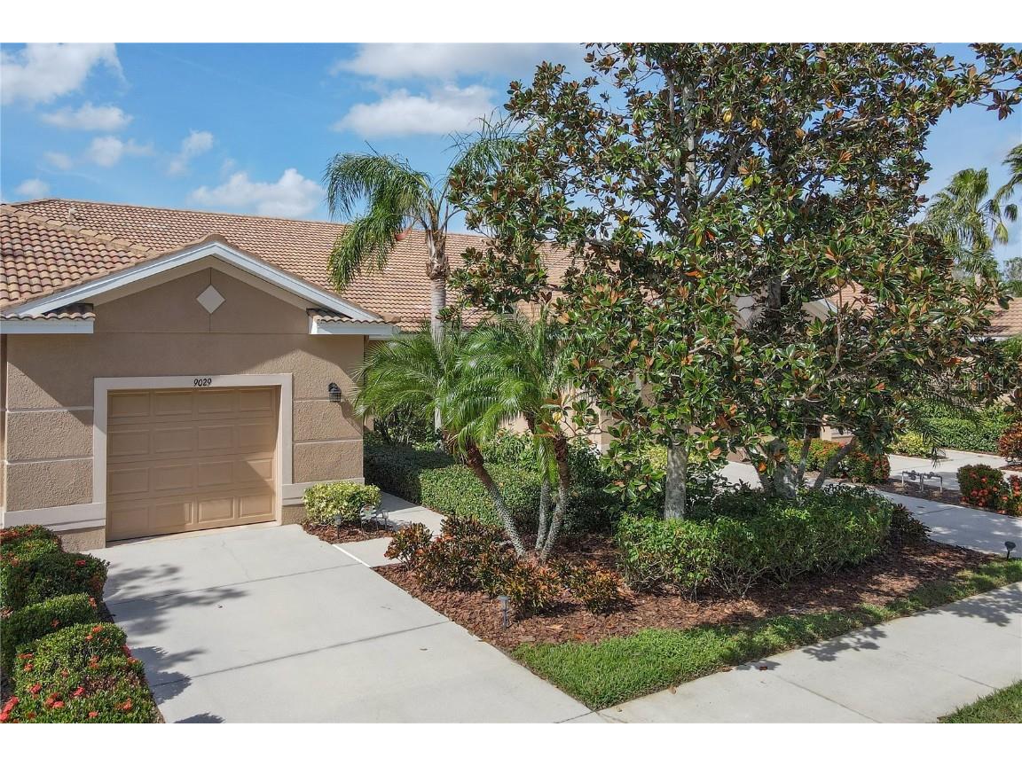 9029 Stone Harbour Loop Bradenton FL 34212 A4623481 image1