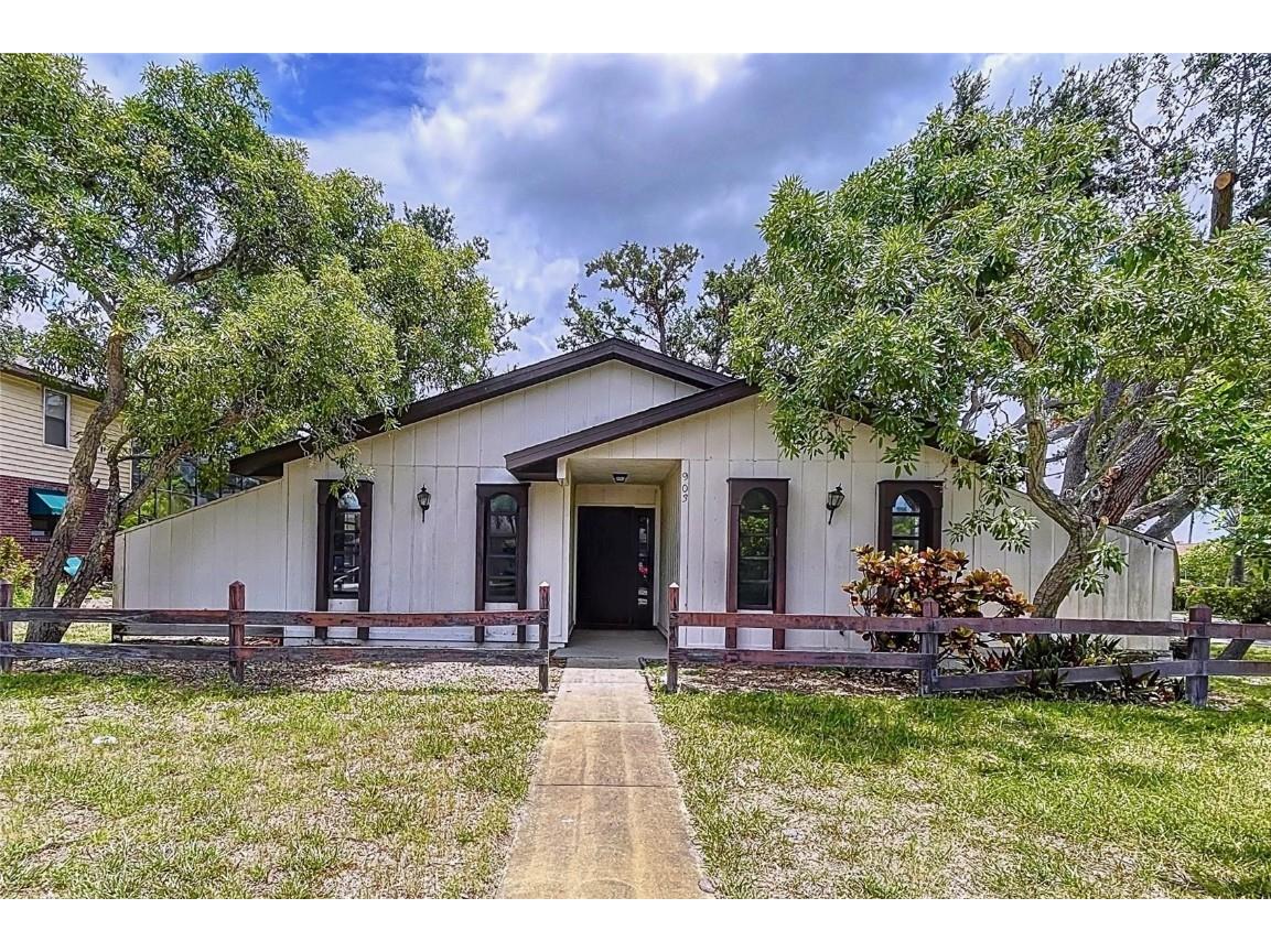 903 72nd Street NW Bradenton FL 34209 A4659416 image1
