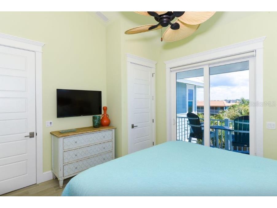 903 Gulf Drive S Bradenton Beach FL 34217 - GULF OF MEXICO A4685357 image25