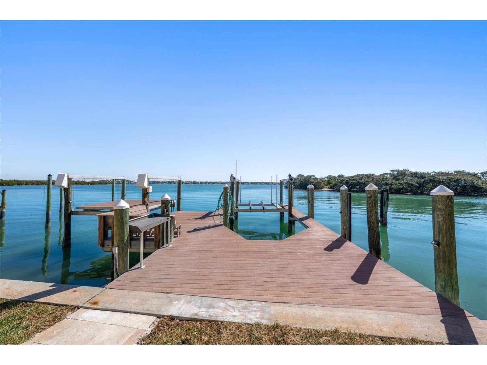 903 Harbor Drive Belleair Beach FL 33786 TB8475058 image4