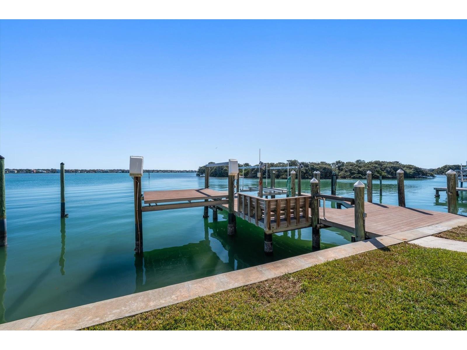 903 Harbor Drive Belleair Beach FL 33786 TB8475058 image77