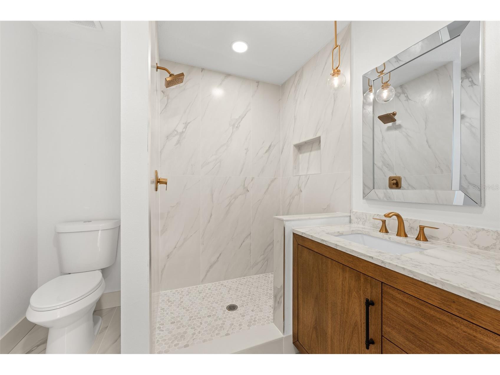 903 Lanewood Drive Seffner FL 33584 TB8494457 image32