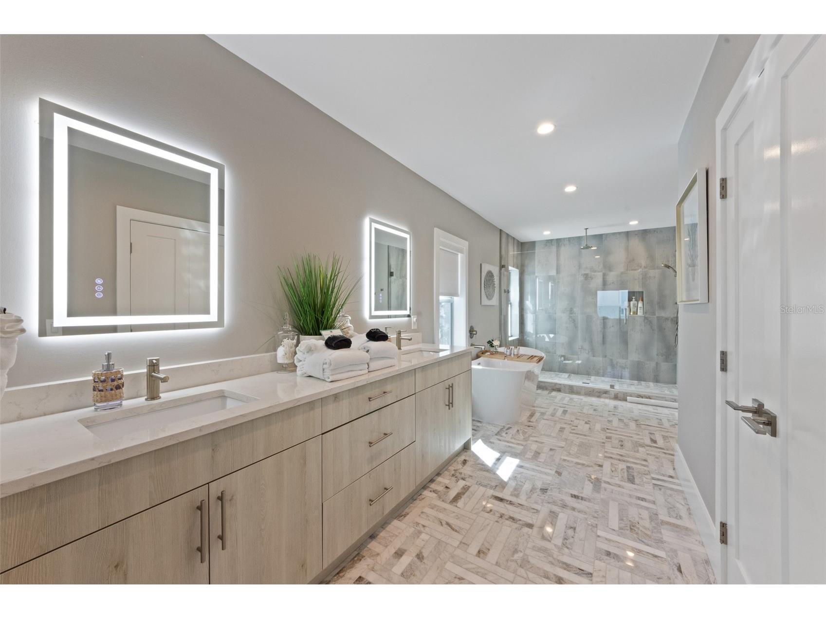 903 N Shore Drive #B Anna Maria FL 34216 A4682764 image38