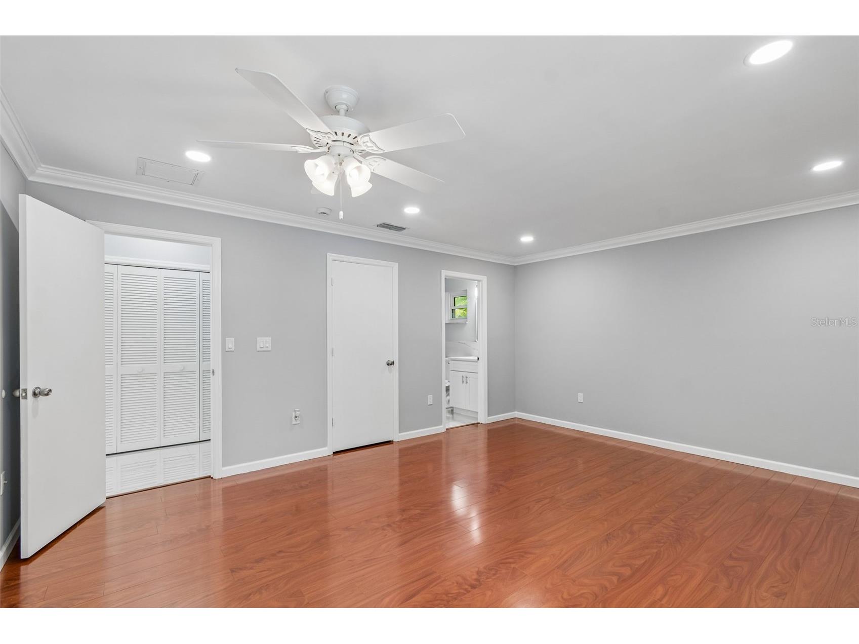 903 Plum Tree Lane Sarasota FL 34243 TB8527263 image30