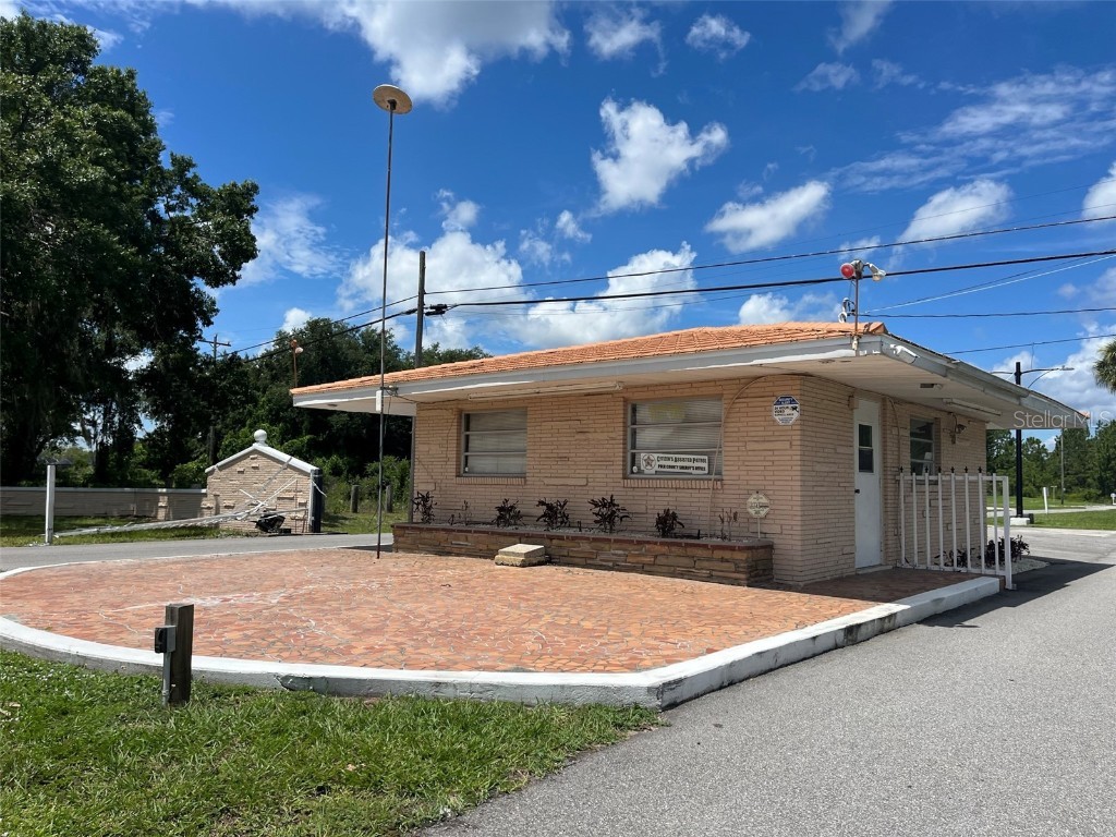 903 Plumosa Drive Indian Lake Estates FL 33855 - LAKE WALK IN WATER P4933466 image4