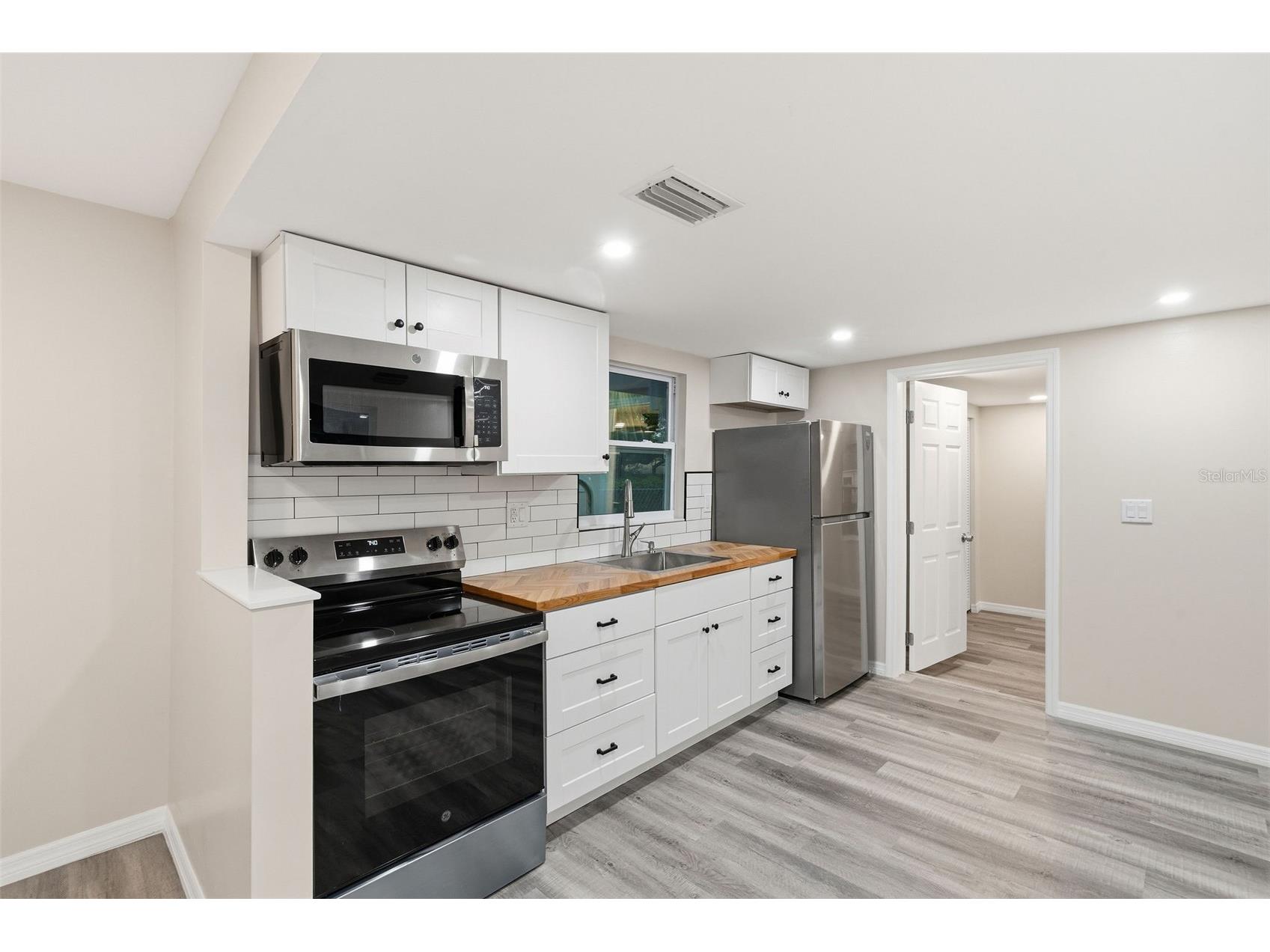 903 Vine Avenue Clearwater FL 33755 TB8494855 image13