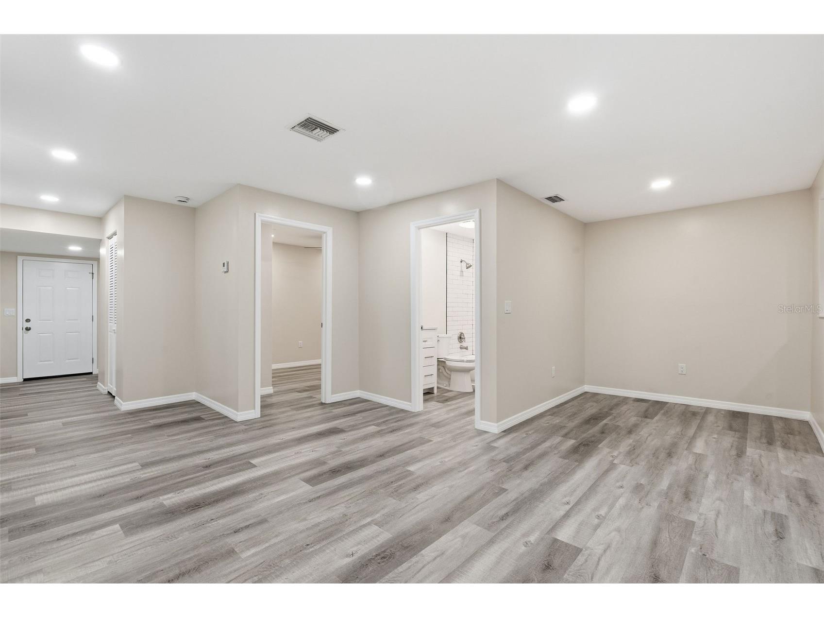 903 Vine Avenue Clearwater FL 33755 TB8494855 image2