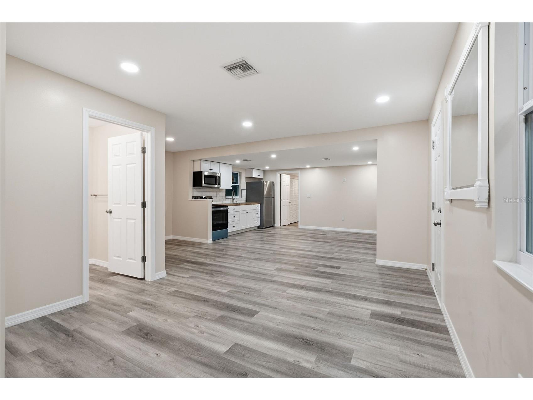 903 Vine Avenue Clearwater FL 33755 TB8494855 image6