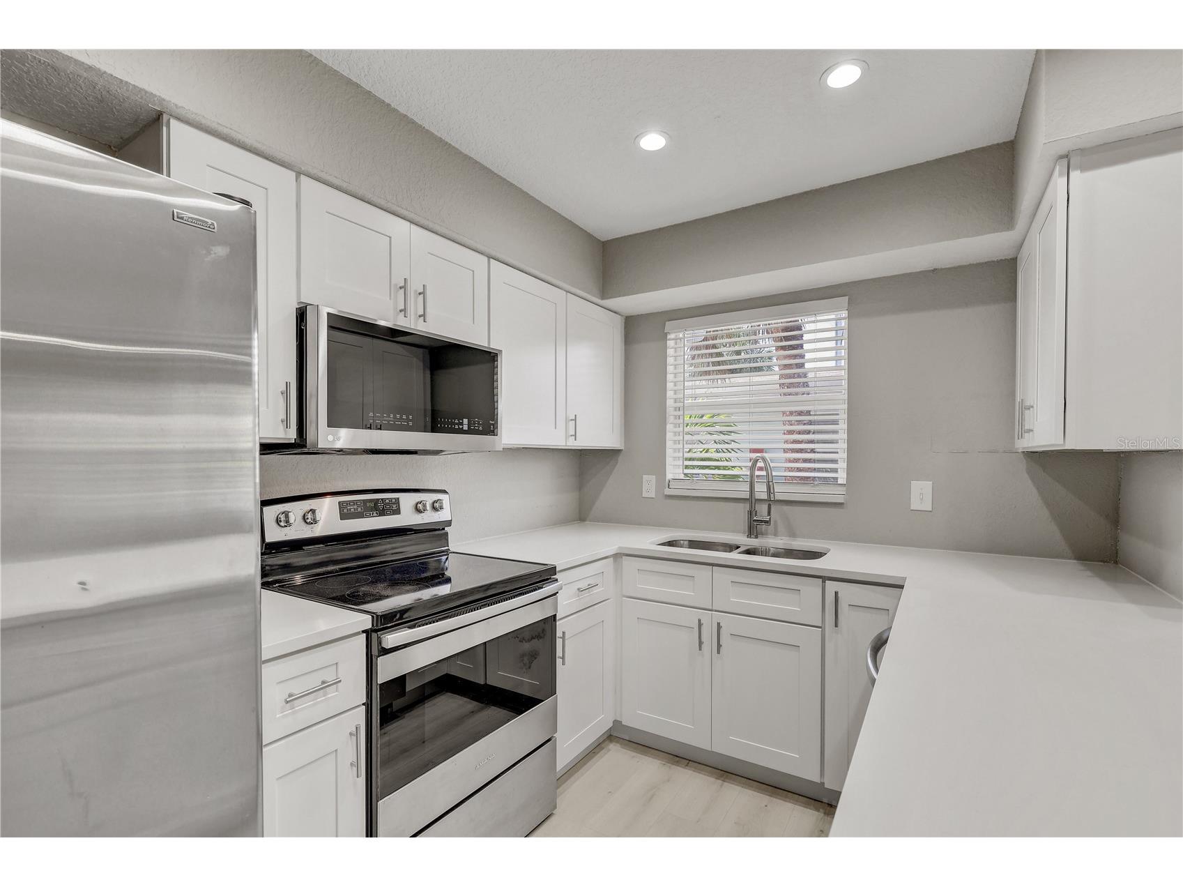 9030 Blind Pass Road #C9 Saint Petersburg FL 33706 TB8524129 image12