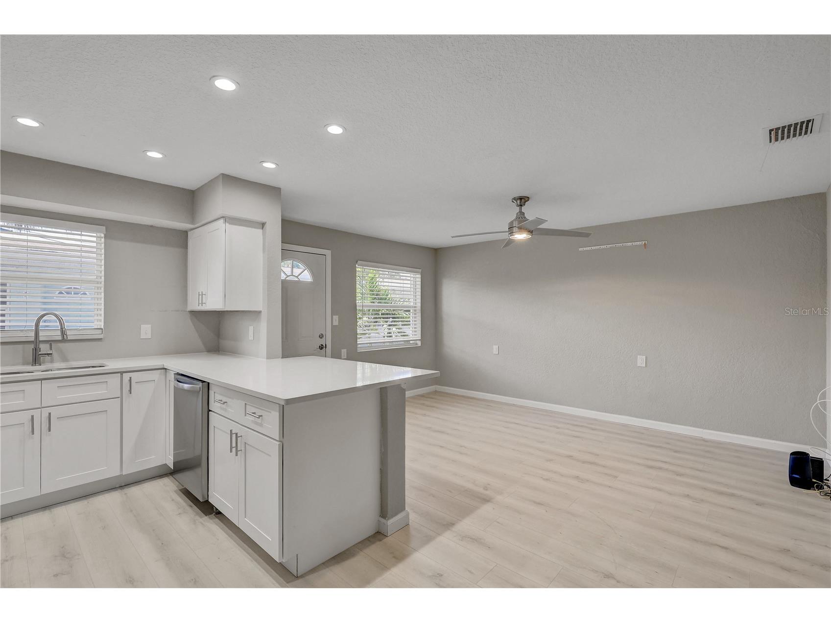 9030 Blind Pass Road #C9 Saint Petersburg FL 33706 TB8524129 image13