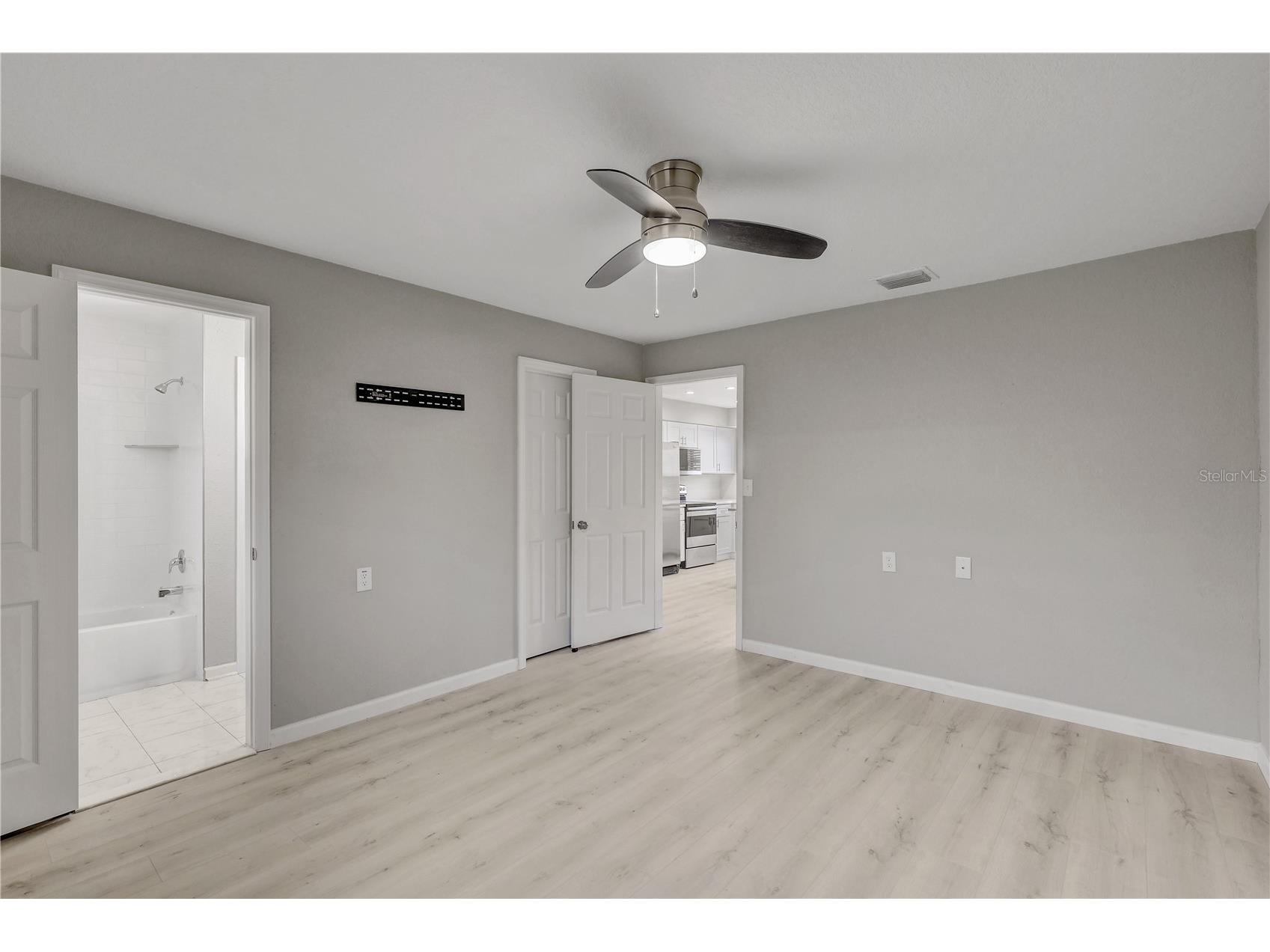 9030 Blind Pass Road #C9 Saint Petersburg FL 33706 TB8524129 image16
