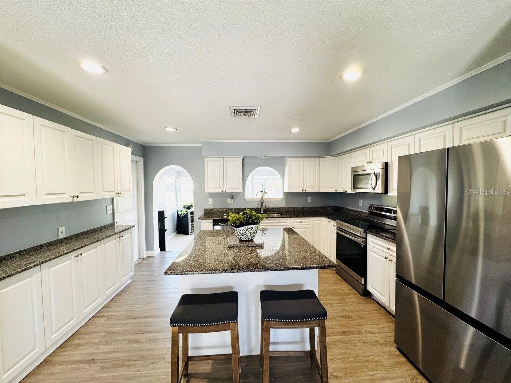 9031 Hilolo Lane Venice FL 34293 - MYAKKA RIVER A4672734 image10