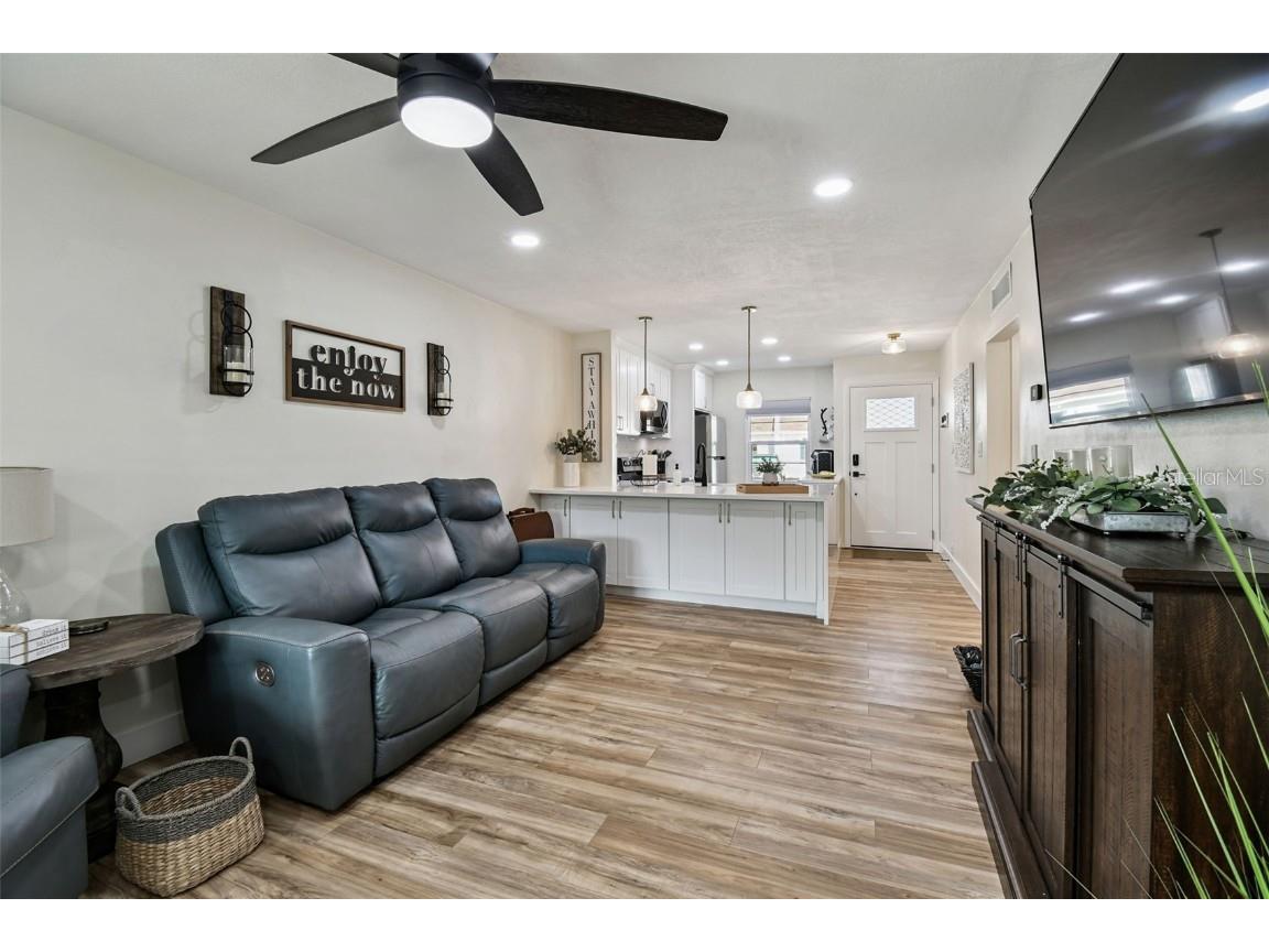 9032 Mission Oaks Boulevard #F Seminole FL 33776 TB8451102 image14