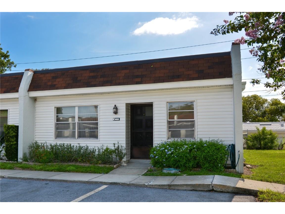 9032 Mission Oaks Boulevard Seminole FL 33776 U8251043 image1