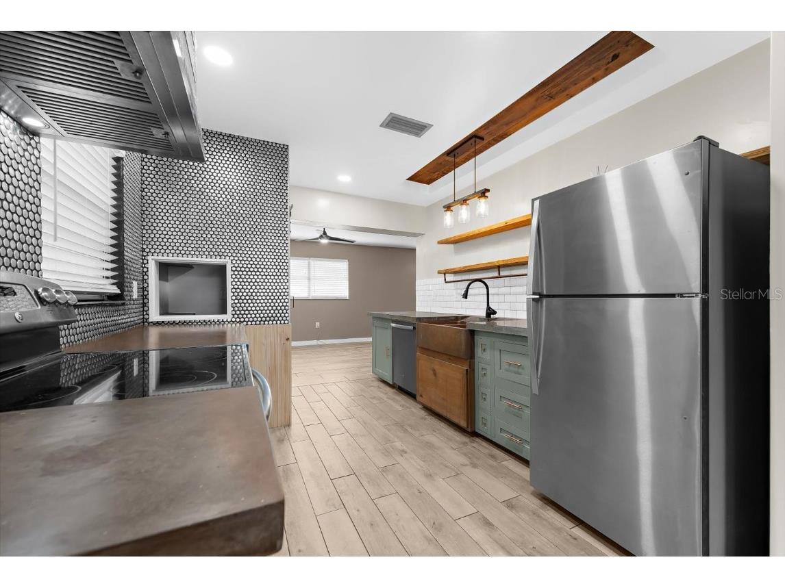 904 66th Avenue W Bradenton FL 34207 A4668209 image12