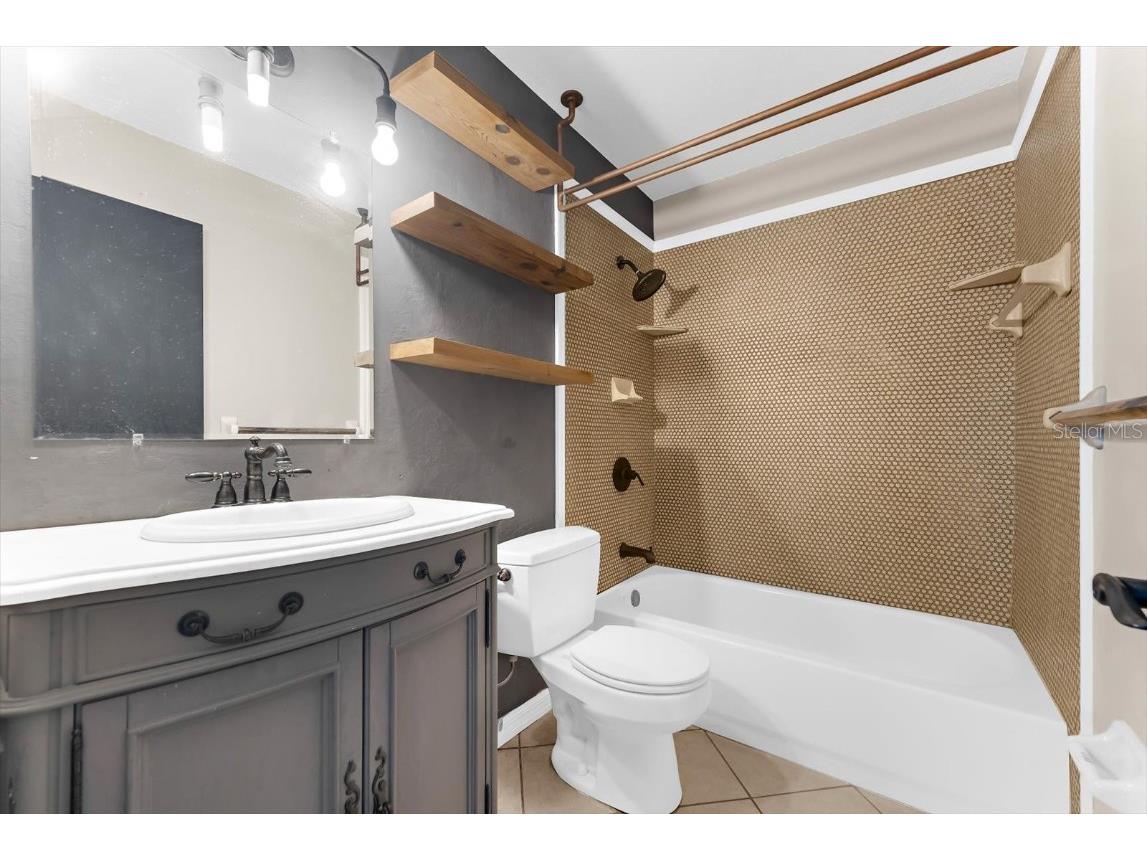 904 66th Avenue W Bradenton FL 34207 A4668209 image19