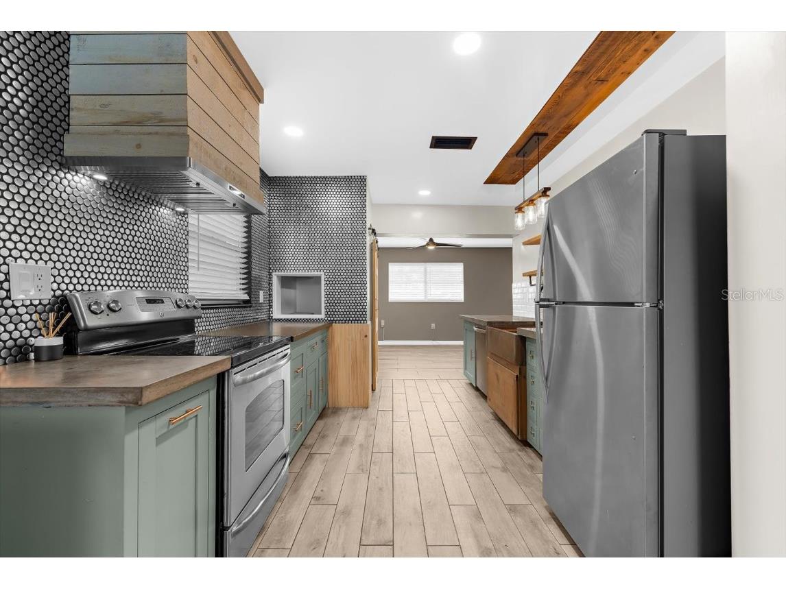 904 66th Avenue W Bradenton FL 34207 A4668209 image9