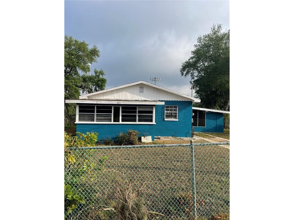 904 Avenue A Haines City FL 33844 P4924970 image1