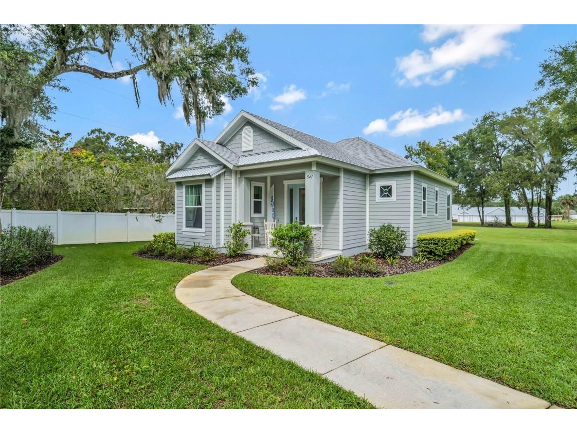 904 Azalea Walk Circle Deland FL 32724 V4932978 image1