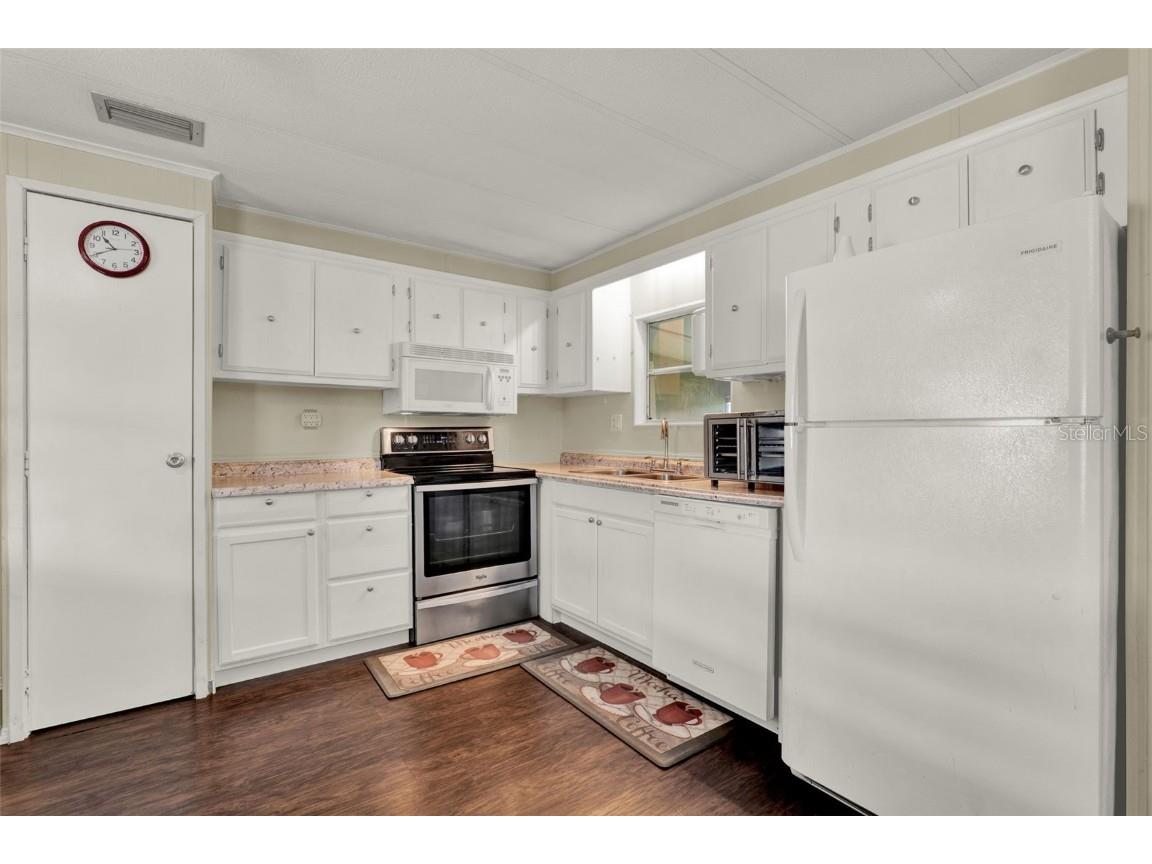 904 Blue Heron Boulevard Osteen FL 32764 - Little Lake O6341498 image7