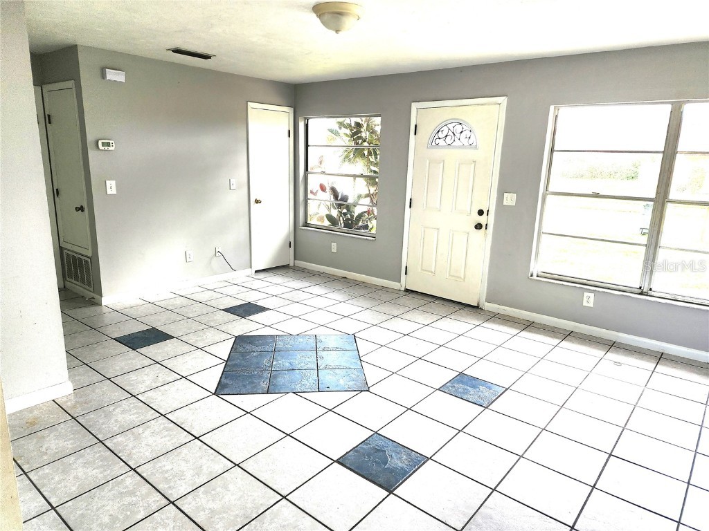 904 Emma Street Daytona Beach FL 32114 V4946181 image4