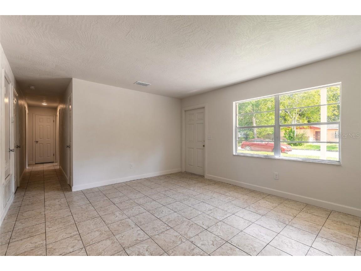 904 Gibbons Street Daytona Beach FL 32117 V4945547 image2