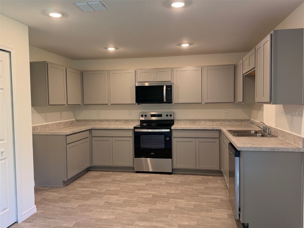 904 Hudson Valley Drive Poinciana FL 34759 C7518445 image2