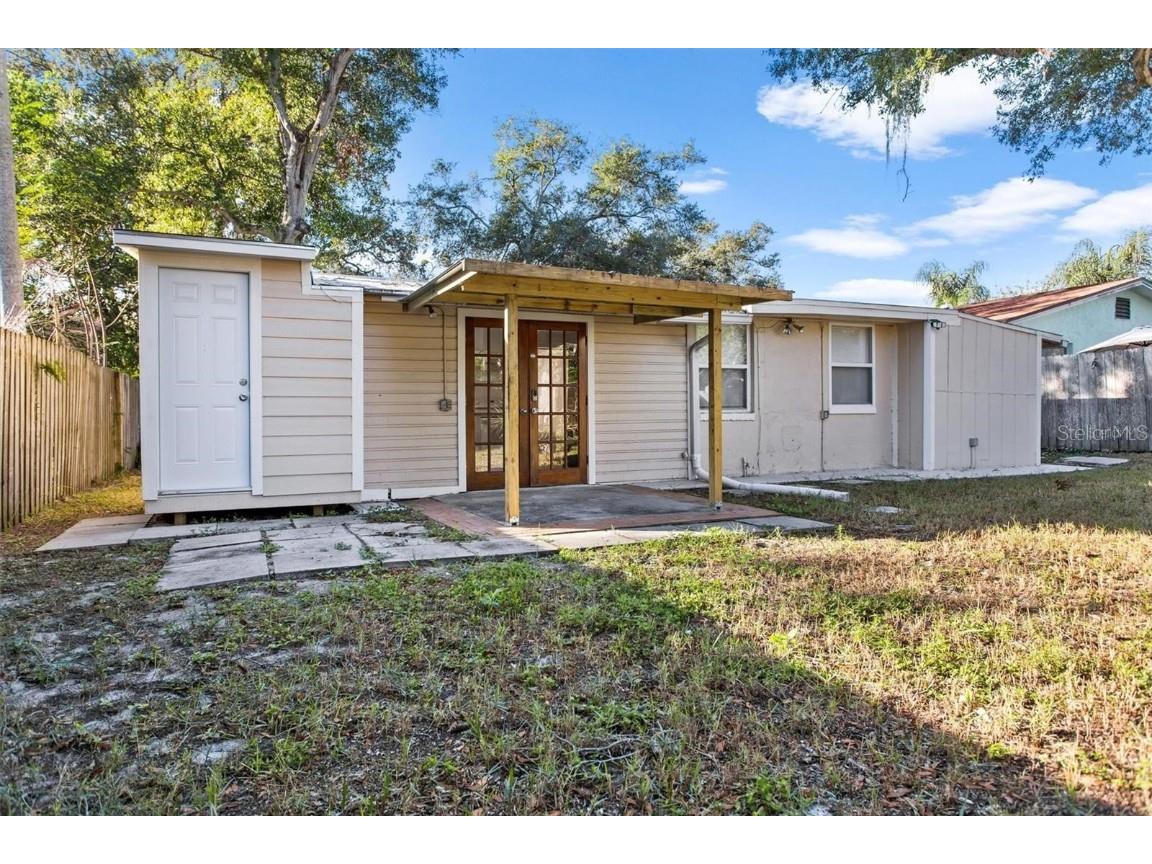 904 Lakeview Road #UNIT B Clearwater FL 33756 TB8455927 image3