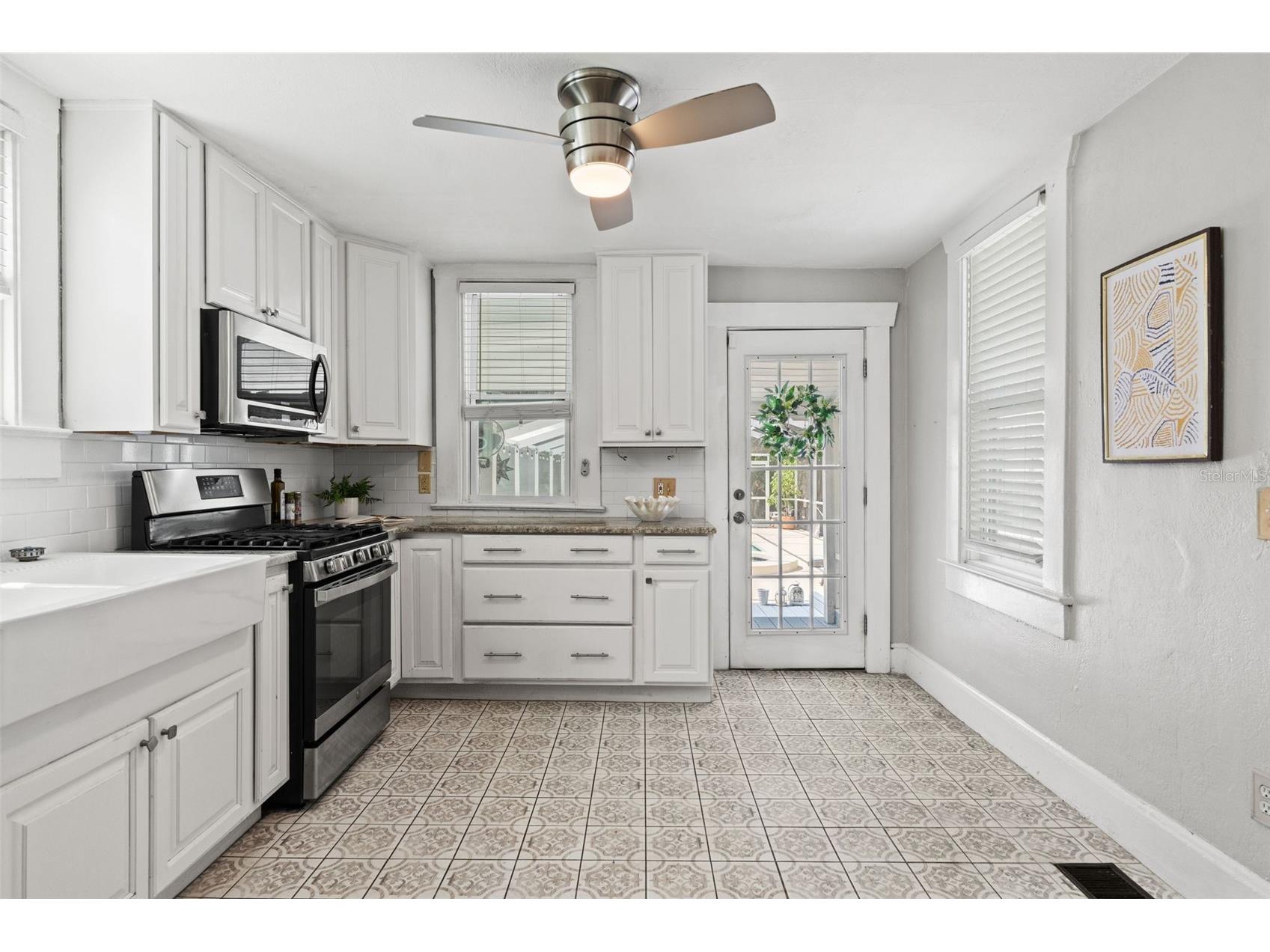 904 W Henry Avenue Tampa FL 33604 TB8511252 image13