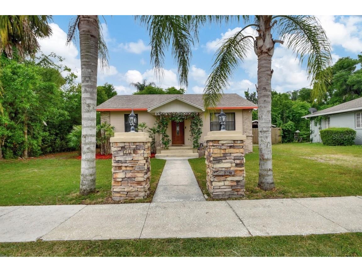 904 W Rich Avenue Deland FL 32720 V4935840 image1