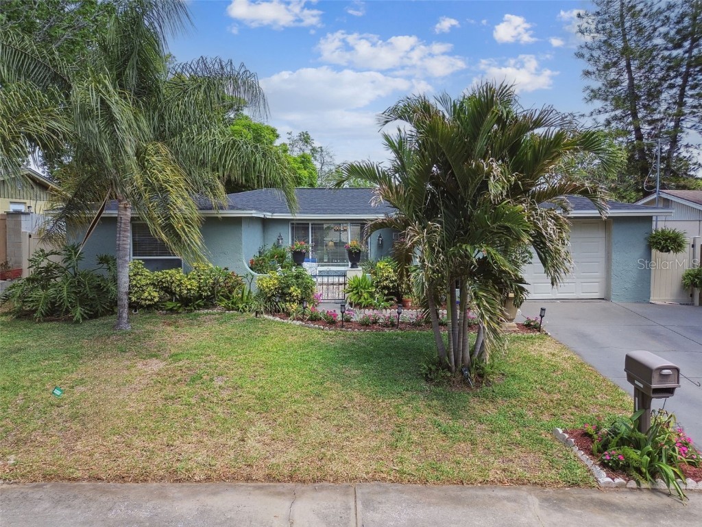 9040 Mark Twain Lane Port Richey FL 34668 W7873917 image1