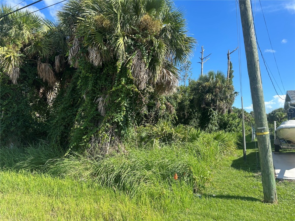 9041 Fruitland Avenue Englewood FL 34224 A4663947 image2