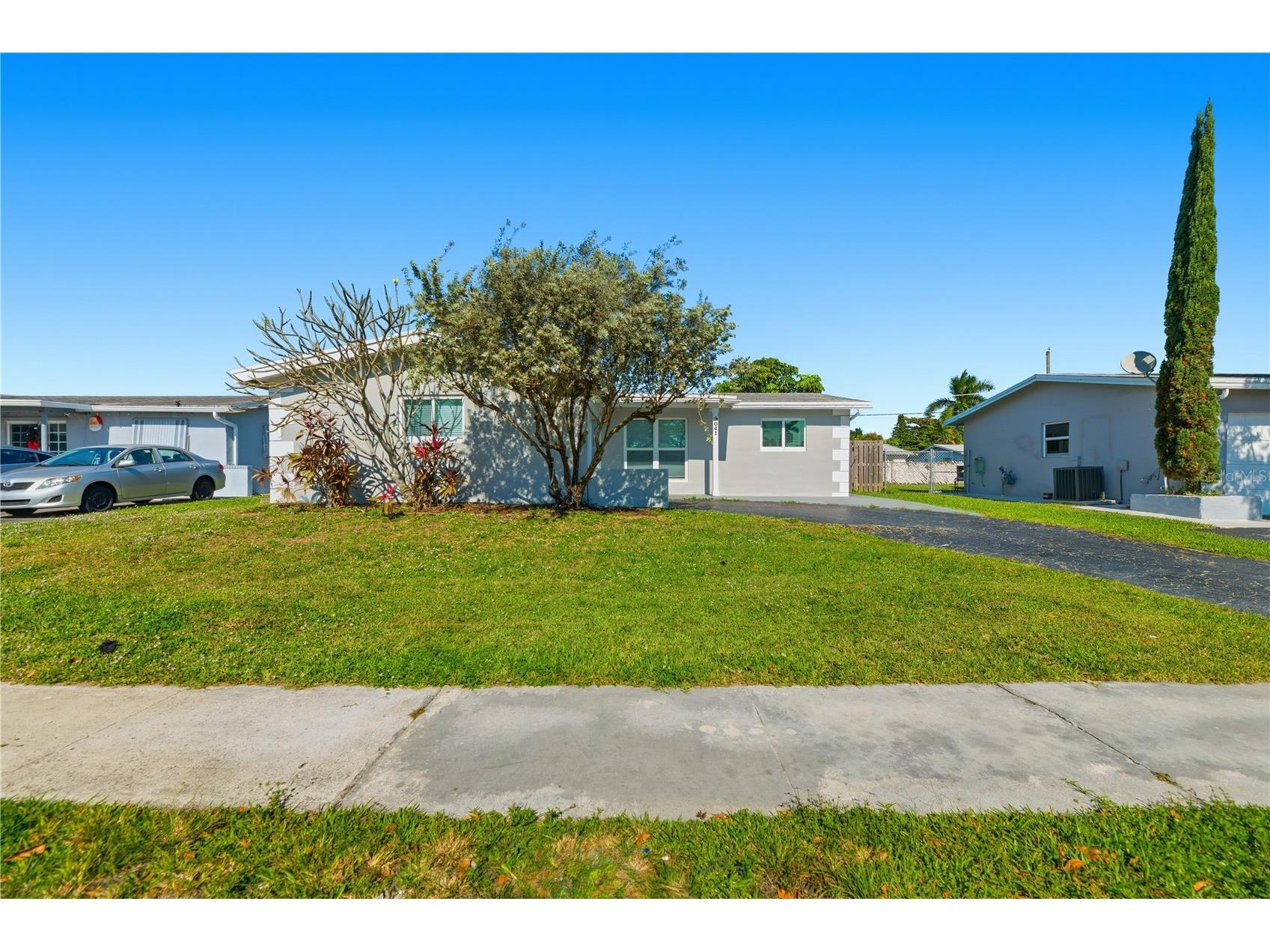 9041 NW 24th Place Sunrise FL 33322 O6370245 image1