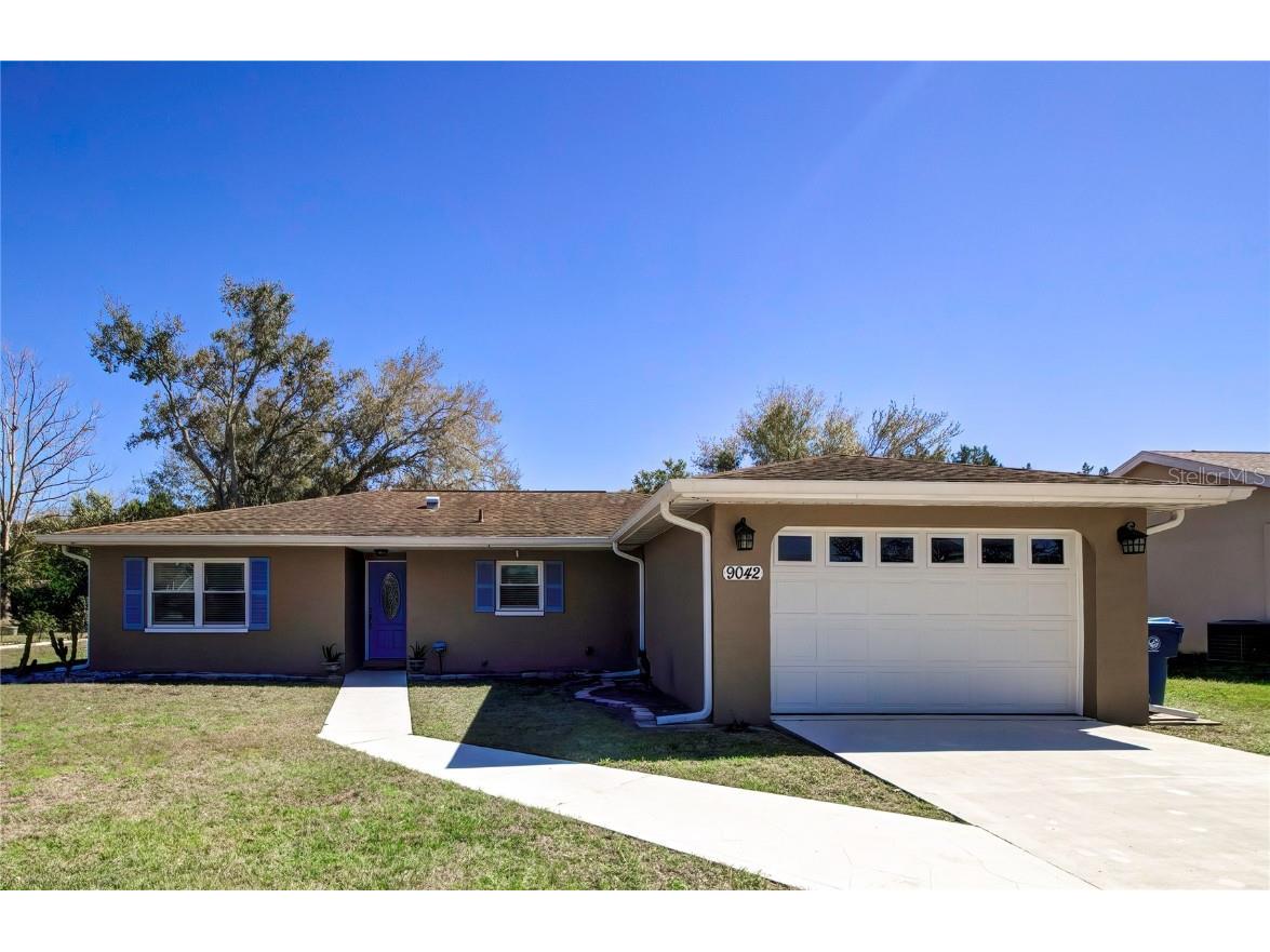 9042 Heather Boulevard Weeki Wachee FL 34613 W7862169 image1