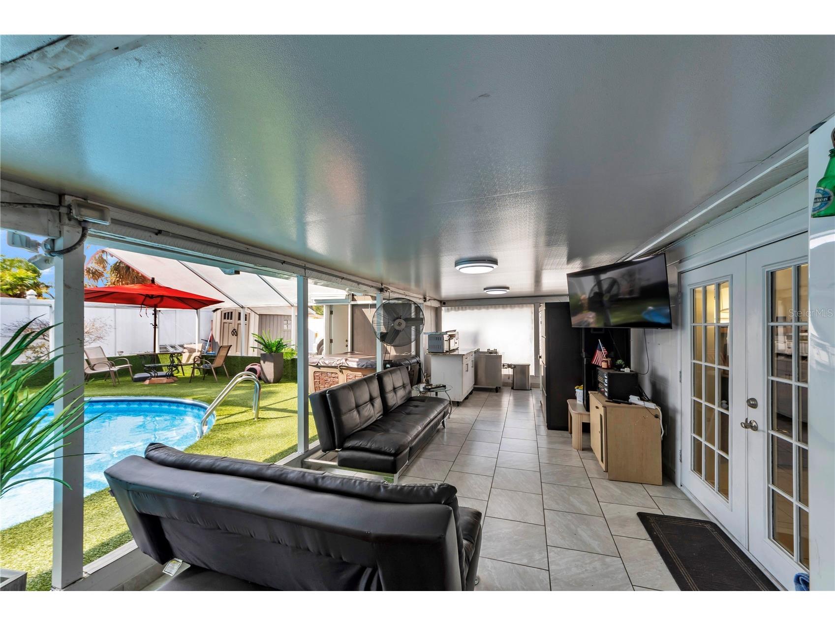 9043 Hickory Circle Tampa FL 33615 TB8492987 image14