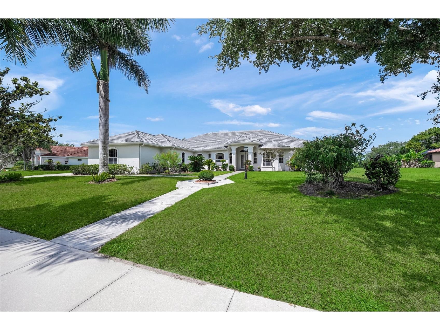 9043 Misty Creek Drive Sarasota FL 34241 A4694422 image11
