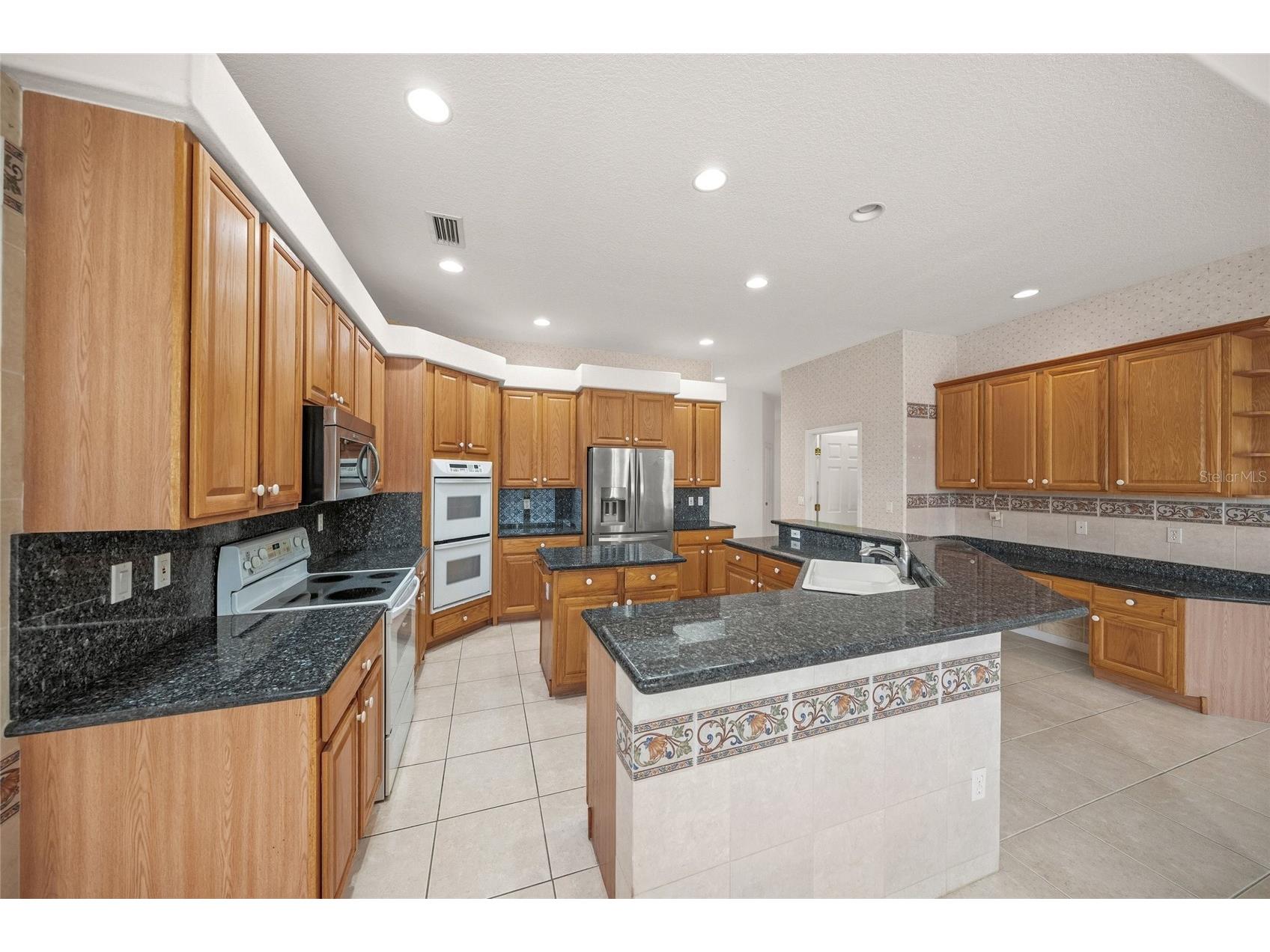 9043 Misty Creek Drive Sarasota FL 34241 A4694422 image25