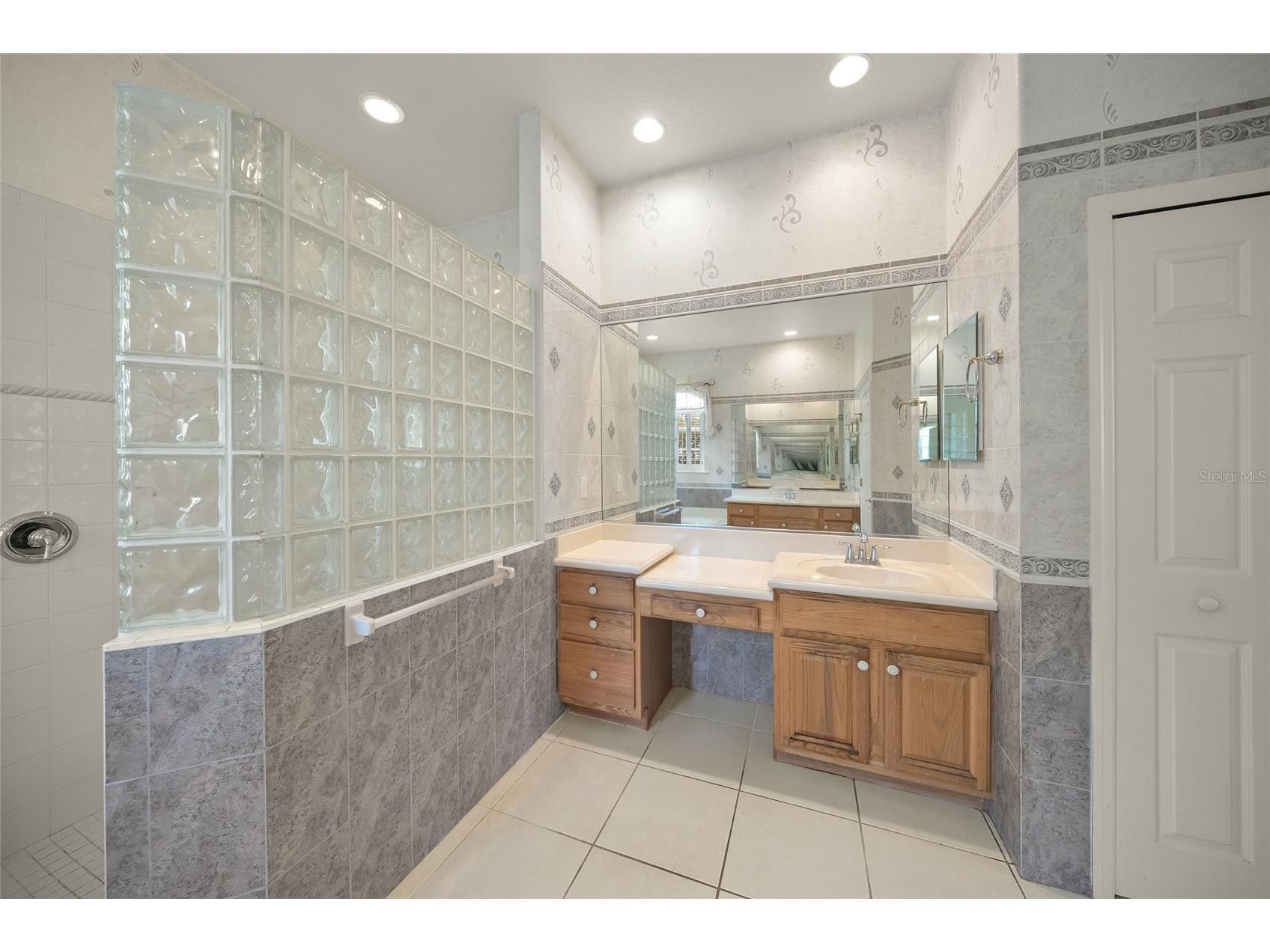 9043 Misty Creek Drive Sarasota FL 34241 A4694422 image38